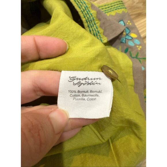 Gudrun Sjoden embroidered vest size Medium - Picture 4 of 7